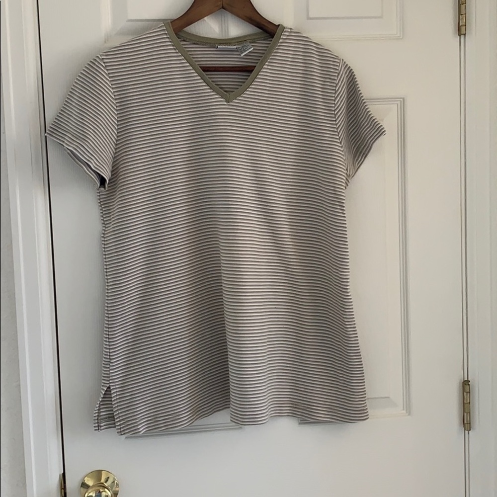 Maternity v neck T-shirt